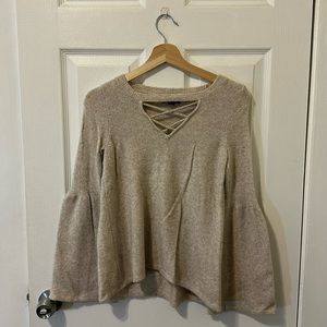 AMERICAN EAGLE CREAM CUT OUT SWEATER